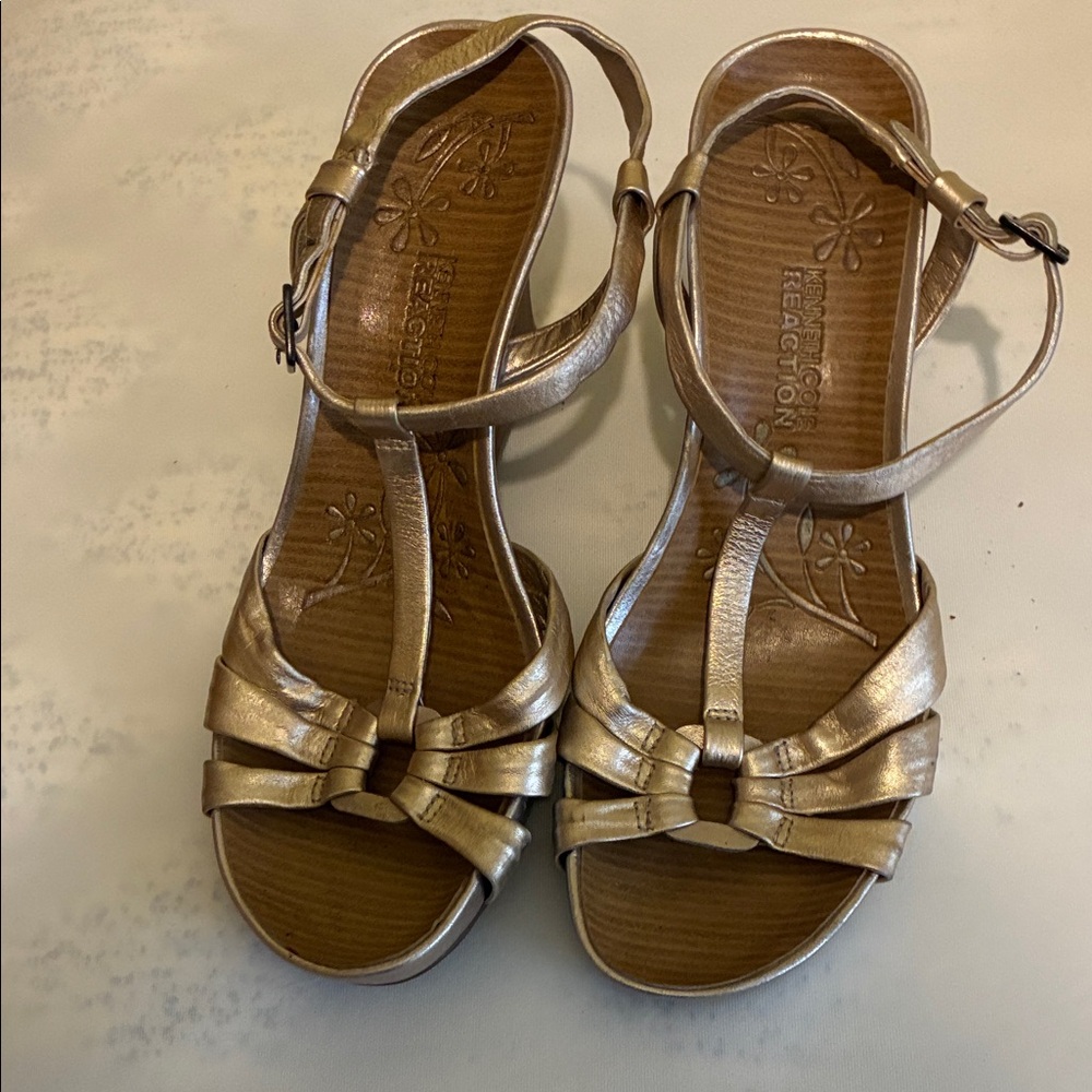 Kenneth Cole Reaction Metallic Gold leather Sandals